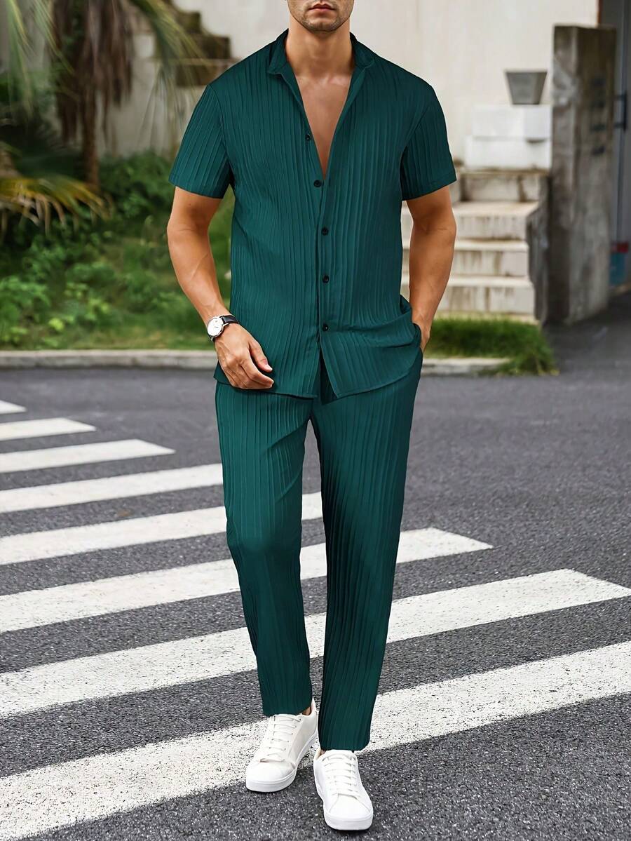 Men's Casual Summer Suit, Simple And Solid Men's Shirt Suit, Casual Short-Sleeved Shirt With Striped Buttons And Elastic Waist Trousers, Suitable For Vacation, Casual Wear, Daily Wear, Suitable As A Gift For Family, Boyfriend, Husband. - 墨綠色 - 查看 1