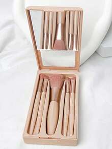 便携式化妆刷套装，带镜子，花卉字母A-Z设计，盒装化妆刷套装，多功能化妆刷套装，带镜盒，迷你多功能化妆笔，粉底刷，眼影刷，新手美妆工具，混合化妆刷收纳盒，化妆刷套装，方便携带的女性礼物，理想的化妆工具套装，便携旅行必备品 - 卡其色 - 查看 3