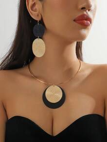2 Pieces Set Of Exaggerated Simple Style Gold And Black Contrasting Geometric Circular Laser Pattern Pendant Earrings And Necklace Jewelry Set. Wear Jewelry To Parties And Vacations - Golden Yellow+Black - View 9