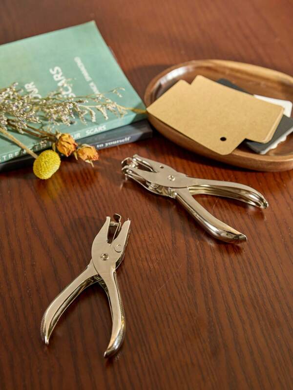 Cirelle 1pc 3mm/6mm Round Hole Punch, Portable Mini Puncher For Paper & Card, Manual Punching Machine For Loose-Leaf Binding Back To School,Back To School,School Supplies