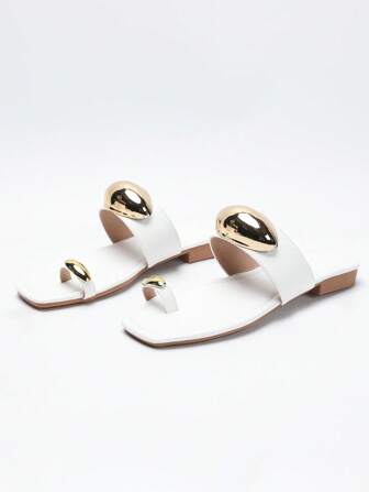 Fashionable Women Metal Buckle Decor Flip Flops, Flat Square Toe Slip-On Sandals, Versatile For Daily Wear, Seaside Strolling, Casual Holiday, Fashion Item