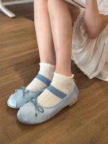 2 双女士优雅甜美经典黑白花卉蕾丝边蝴蝶结短袜，百搭日常穿着 - 黑與白 - 查看 4