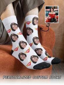 1 paire de chaussettes mi-longues personnalisées pour femmes. Mettez n'importe quel visage sur les chaussettes, chaussettes personnalisées avec photos, chaussettes moyennes et longues amusantes et personnalisées, convenant pour des occasions comme la Saint-Valentin, les anniversaires et les cadeaux. Personnalisé, amusant