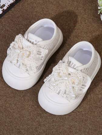 1 双女童珍珠蝴蝶结钩环帆布运动鞋，公主风格，适合上学、春秋季、日常穿着