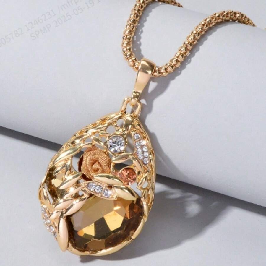 1 Stück modische goldfarbene Halskette mit tschechischen Strass & Edelsteinen