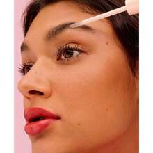 benefit cosmetics Hubba Brow Brow-Enhancing Serum - 預設 - 查看 5