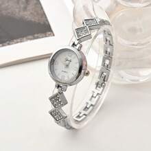 Caja de regalo de San Valentín con 7 piezas: reloj, aretes con perlas y rhinestones, collar con cisne, anillo en forma de corazón, jabón, flor de rosa falsa