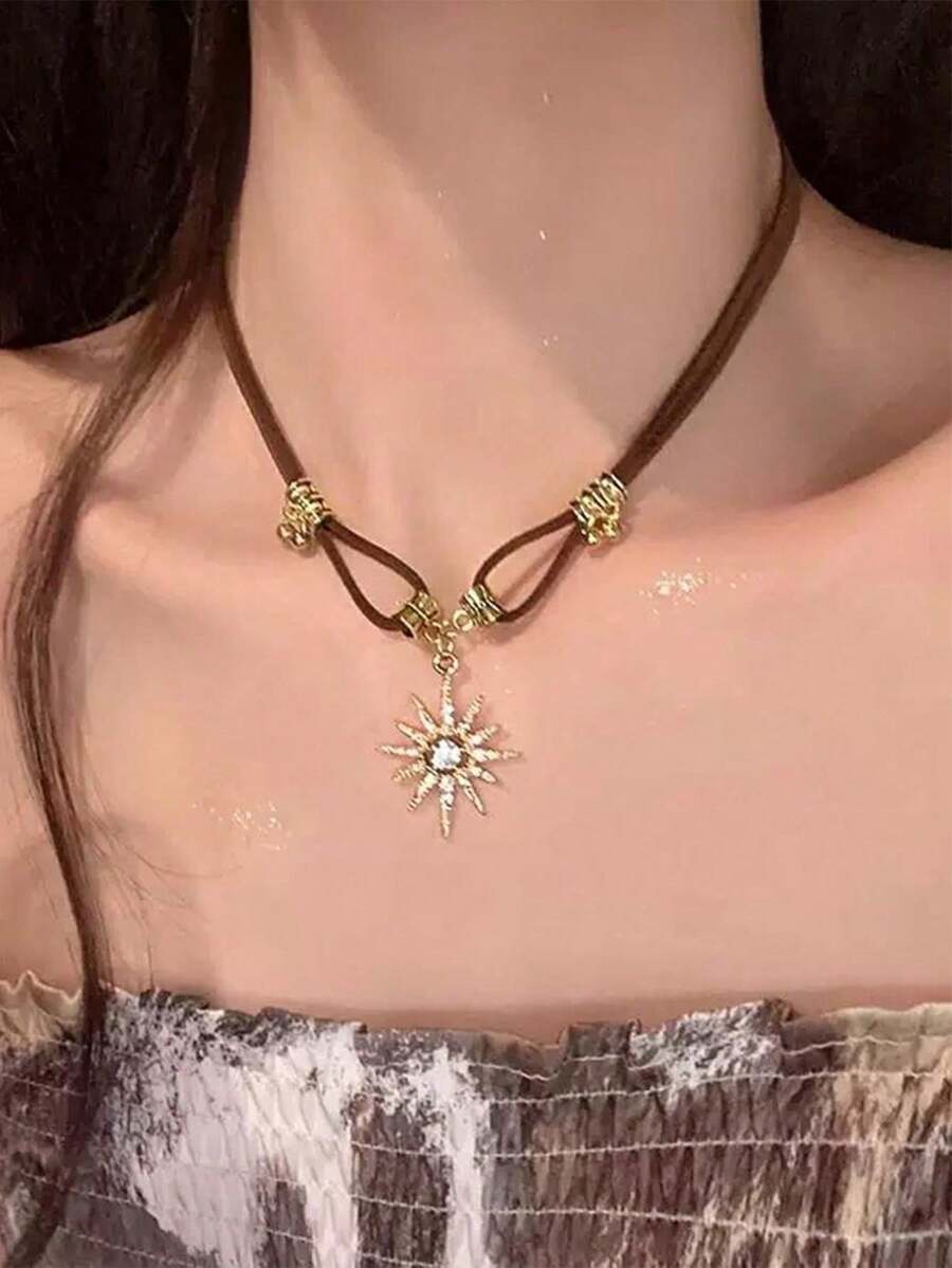 1 chiếc vòng cổ nhiều lớp kiểu Mỹ cổ điển mới, mặt dây chuyền hình chuông, vòng cổ hình mặt trời, vòng cổ ôm sát cổ, dây chuyền áo len thời trang.