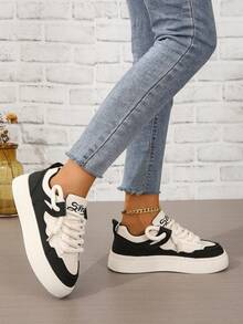 Mode Farbblock Lässig Weiße Sneaker, 2025 Frühling/Sommer Neue Vielseitige Segeltuch Schuhe, Schüler Schnürsenkel Plattform Dicke Sohle Komfort Sportschuhe für Damen - Schwarz und Weiss - Übersicht 5