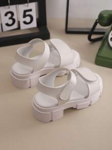 Sandalias de tacón alto para niños, modelo 2025, de suela gruesa, blancas, de estilo princesa y talla mediana, zapatos de verano para niños