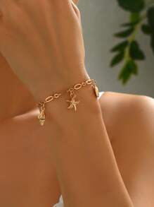 1 Stück Armband mit Anhänger im Sommer Urlaubsmeer-Thema für Frauen, vintage minimalistischer eleganter Boho Metallstil mit Charms in Goldfarbe wie Seestern, Muschelschale, Konche, vielseitig für Alltag, Strandparty, Feierlichkeiten, Geschenk