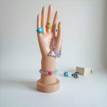 1 件纯色 PVC 塑料手模型，手套展示道具，婚礼手套造型，塑料戒指和手镯支架，珠宝展示架，四季皆宜