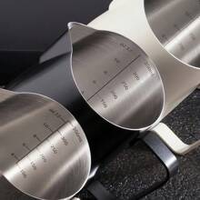 1 Pieza Jarra espumadora de café con leche, taza para espuma de leche, acero inoxidable 304, escala interna precisa, tanque de ordeño de boca precisa, control preciso de la velocidad de flujo de la espuma de leche, sensación cómoda, olla para espuma de leche, utensilios de espresso, exquisita alta calidad, duradero, opción de varios colores, accesorios de café para el hogar, la oficina y la vuelta al colegio de 350/600ml
