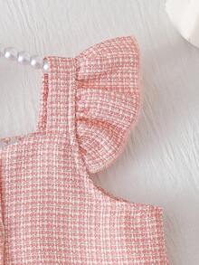 可爱夏季女婴舒适吊带背心套装，粉色荷叶边吊带上衣搭配裙子，甜美风格适合0-3岁女婴，舒适居家穿着，与朋友聚会