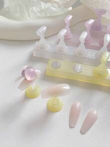 Conjunto de decoração de unhas 3D: 1 peça de base oca de acrílico + 5 peças de pontas de unhas coloridas de gelatina, com cristais de resina, miçangas, strass, efeito holográfico a laser estilo coreano vintage, base de madeira, 10 pontas de unhas douradas, ótimo presente para meninas e mulheres