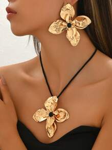 Set de 3 piezas de joyas con pendientes y collar de metal con diseño floral, diseño clásico y elegante para uso diario casual