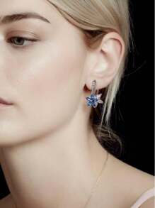 Par de elegantes y lujosos ganchos de oreja con flores de cristal de colores, un regalo perfecto para damas y madres en aniversarios o para uso diario
