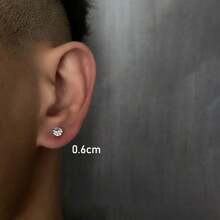 2pcs Super Shiny 4-Prong Zirconia Stainless Steel Stud Earrings For Men, Fashion Ear Cartilage Tragus Earrings, Classic Design, Hypoallergenic, Unisex, Suitable For Party & Daily Wear, Versatile Jewelry, Minimalist Earrings, Exquisite Luster, Accessory