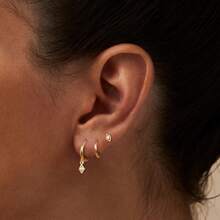 Set de 3 aretes aros pequeños dorados tipo abrazador para mujeres, chapados en 14K, hipoalergénicos, livianos, para orejas sensibles, aretes para uso diario para perforaciones de cartílago, joyería para mujeres y niñas como regalo