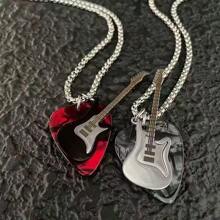 1pc Punk Rock Style Guitar Pick Necklace, Suitable For Men. Unique Design Showcases Niche Personalized, Suitable For Those Who Enjoy Clubbing And Hip-Hop Style. Suitable For Solo Wear Or As A Couple's Accessory. Also Fashionable For Women To Wear.