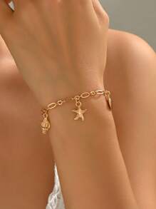 1 Stück Armband mit Anhänger im Sommer Urlaubsmeer-Thema für Frauen, vintage minimalistischer eleganter Boho Metallstil mit Charms in Goldfarbe wie Seestern, Muschelschale, Konche, vielseitig für Alltag, Strandparty, Feierlichkeiten, Geschenk