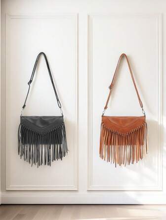 休闲俏皮的个性化女士信封斜挎流苏包，复古个性流苏多层斜挎包，适合街头穿着、派对、聚会