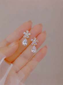 1 Pair Tear Drop Flower Stud Earrings, Elegant Zirconia Earrings For Women, Suitable For Daily, Party, Wedding And Other Occasions