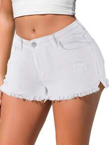Moda callejera: Shorts vaqueros de chica atractiva con elementos llamativos - Blanco - Ver 2