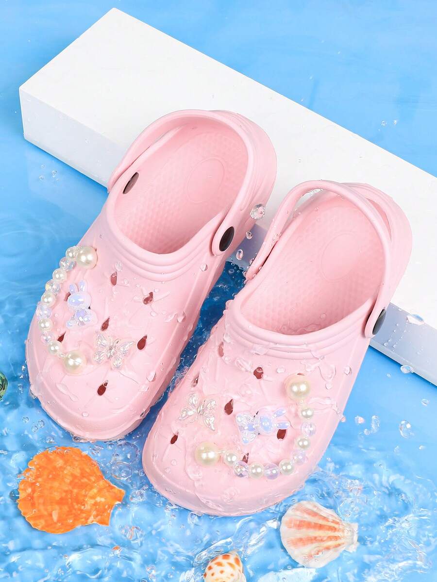 女童时尚纯色 EVA 凉鞋，透气一脚蹬平底凉鞋，配花链和珍珠装饰，休闲室内/户外沙滩鞋，适合所有季节