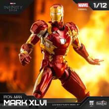 Hasbro Kit de modelo de plástico a escala 1:12 de Iron Man - Variantes múltiples de MK1 a MK7, 3-4 manos intercambiables, 4-6 efectos de llama y misiles (sin luminosidad), coleccionable con empaque de Los Vengadores