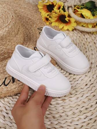 The New Spring And Autumn 2025 Children's Casual Sports Shoes Feature Soft Soles, Anti-Slip Properties, Shallow Openings, And Are Not Stuffy. They Are Simple Girls' Sports White Shoes