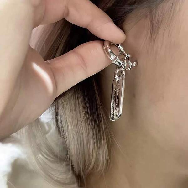 1 Paar modische Buchstaben-Planeten Metall-Anhänger Creolen