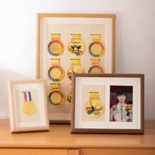 Marco de fotos exhibidor a prueba de polvo de madera para medallas de honor y medallas deportivas
