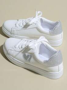 Women's White Heart Shaped Casual Flat Shoes, Fashion, Comfortable, Versatile, Won't Hurt Feet