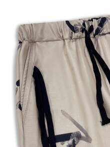 Men Sports Pants Running Trousers With Side Pockets, Satin Tape Print, Comfortable Breathable Casual Street Pants, Slim Fit, Emo, 2000s Style, Fall - Black - View 4