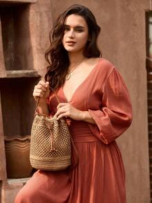 Tropiscape 迷你抽绳设计，女士度假包，草编钱包，草编沙滩包，沙滩必备，沙滩用品，沙滩装备及夏季必备，最适合营造海滩氛围的女士包包，藤编包，秋季圣诞节冬季圣诞礼物