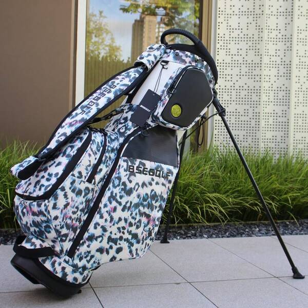 1 Stück leichte Golf-Standbag 7,5 Zoll Zebramuster PU-Material verstellbare Träger einfach zu transportierende Golftasche für Herren/Damen