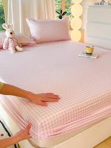 3 PiecesBed Sheet Set With Checkerboard Pattern, Soft & Comfortable Bedding Set Includes 1 Fitted Sheet & 2 Pillowcases, No Filling, Suitable For Dorms, Bedrooms, Multi-Size Options - Baby Pink - View 3