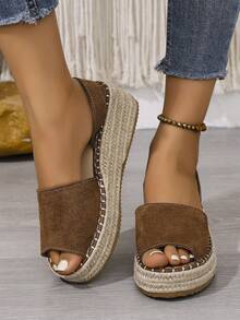 Sandalias de cuña elegantes para mujer con suela de cuerda de estilo bohemio y plataforma gruesa, sandalia de dedo abierta, nueva colección de verano 2025, aptas para la playa, vacaciones, reuniones casuales y uso al aire libre - Marrón - Ver 3
