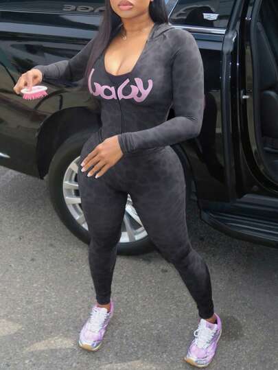 LovelyWholesale Conjunto de duas peças feminino com capuz, manga comprida, estampa de leopardo, zíper, blusa e calças estampadas nas costas, verão