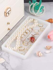 1 tavă pentru depozitarea bijuteriilor, capabilă să țină coliere, brățări, inele, cercei, unelte mici și cosmetice, potrivită pentru brățări cu mărgele, coliere, cercei, expuneri în magazin sau acasă