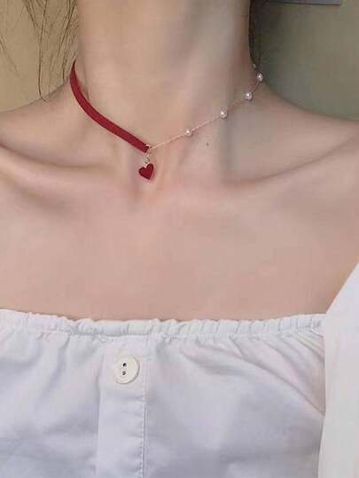 Collar corto de cadena con corazón rojo pequeño para la clavícula, collar gargantilla minimalista y elegante con corazón para mujeres