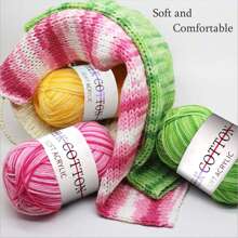 1 rouleau de 50g de fils de lait doux 3 plis, fils de chenille doux à dégradé de couleurs, convient pour les écharpes, couvertures, poupées et autres projets de tricot (style d'emballage extérieur aléatoire)