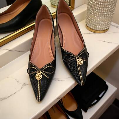 Sapatilha Feminina Belly | Escama Verniz Preto Com Medalha – Suavidade Perfeita, Qualidade Imbatível, Estilo Singular.