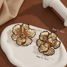 一对夸张金色珐琅花卉耳环