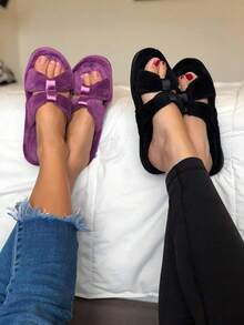 Isotoner Women's Signature X-Slide Slipper, Satin Trim With Memory Foam2025 - 黑色 - 查看 6