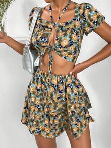 Traje de dos piezas de manga corta con estampado floral para mujer, con tirantes halter ahuecados en el pecho. - Verde Oliva - Ver 1