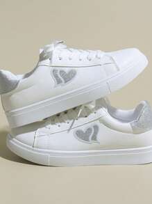 Women's White Heart Shaped Casual Flat Shoes, Fashion, Comfortable, Versatile, Won't Hurt Feet