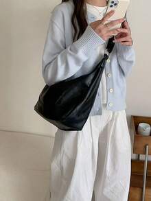 2025 Nowa prosta i wszechstronna duża pojemność Czarna torba na ramię i crossbody Dumpling dla kobiet, odpowiednia dla studentów, dojazdów do pracy