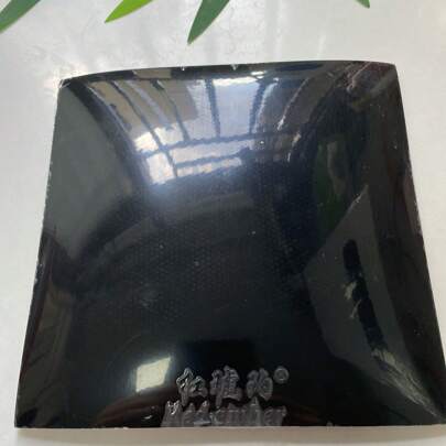 مطاط مضارب تنس الطاولة سماكة 2 مم، لون عشوائي للاسفنجة الخلفية، صلابة متوسطة مناسب لأساليب اللعب كإمكانية التوبسبين واللوب والضرب القوي